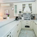 Villa Irene, Lindos 10 Mins, Beach 4 Mins